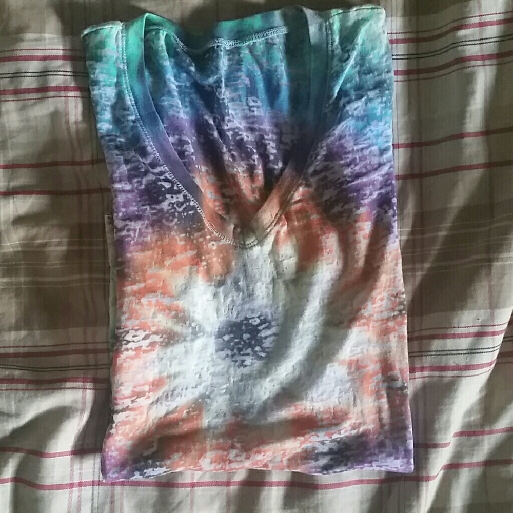 Sunburst tie dye v neck tee/shirt